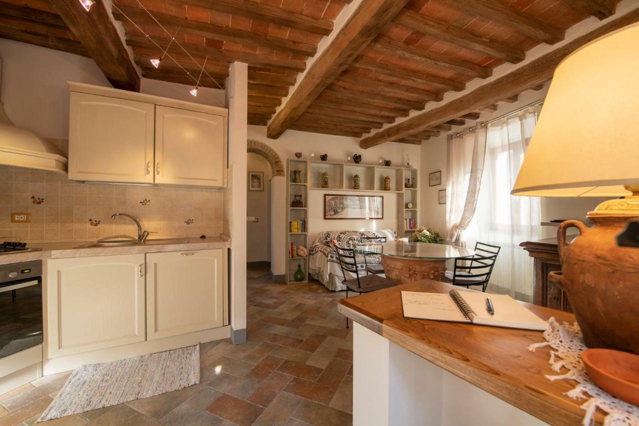 La Casina Di Pia Appartement Montieri Buitenkant foto