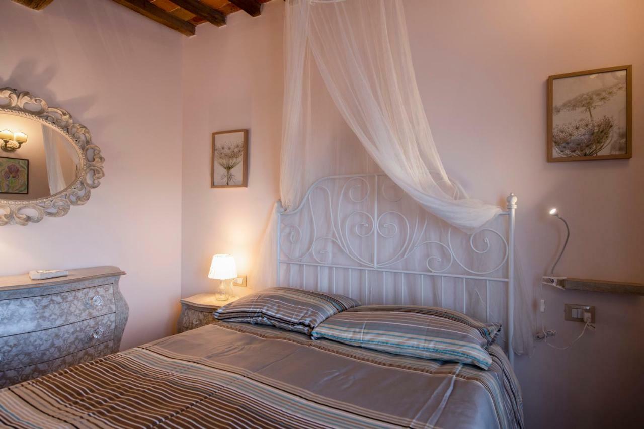 La Casina Di Pia Appartement Montieri Buitenkant foto