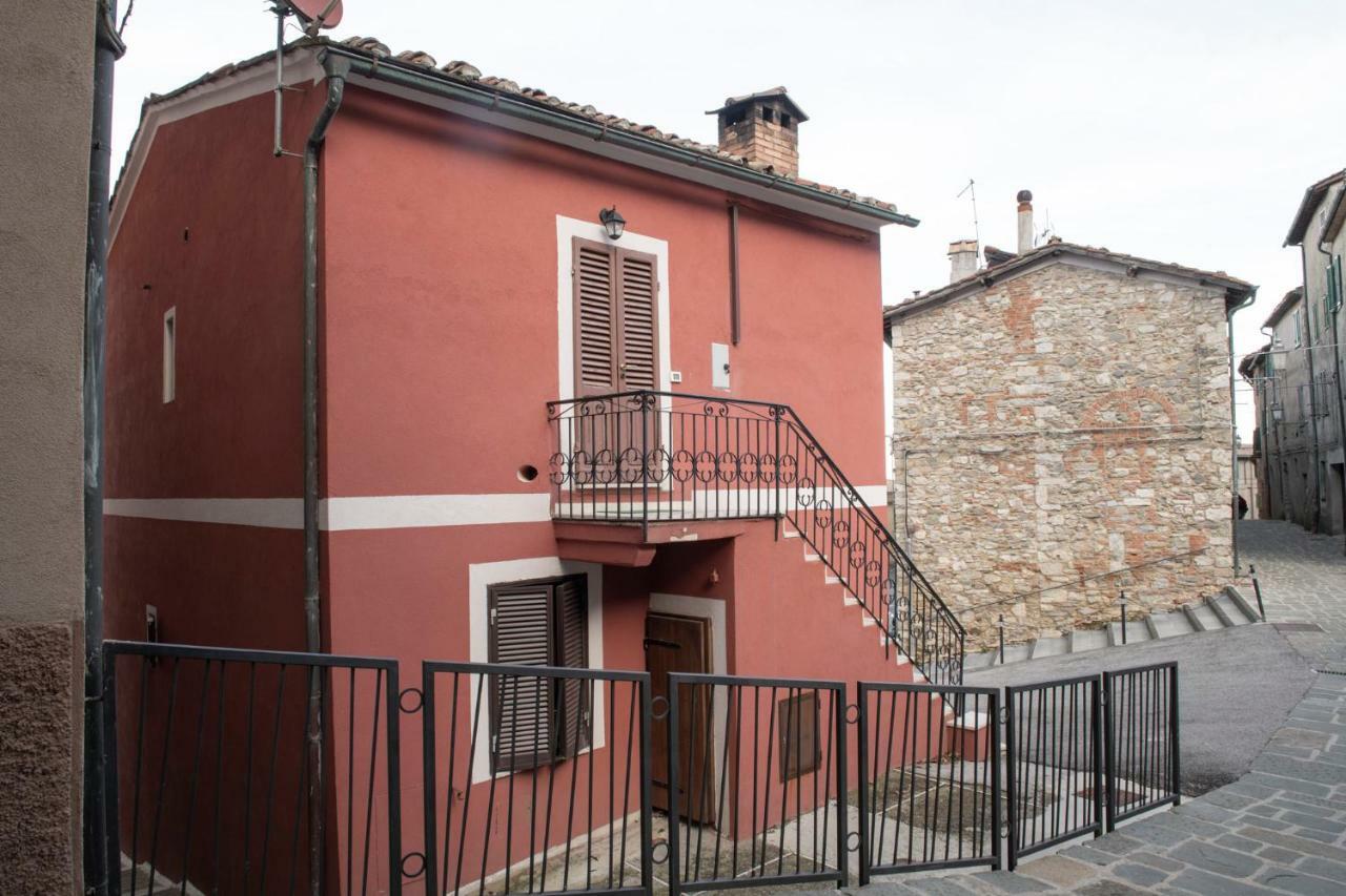 La Casina Di Pia Appartement Montieri Buitenkant foto